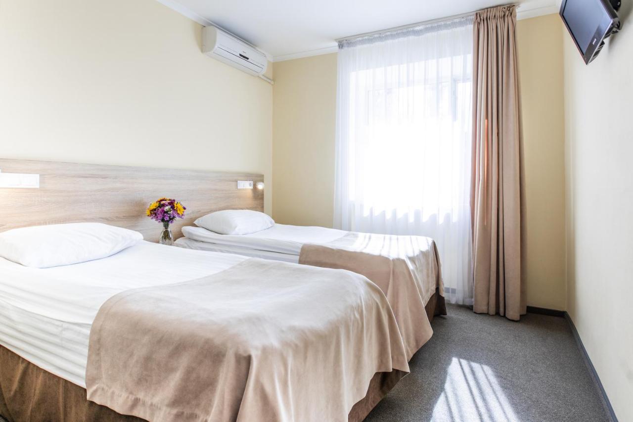 Nikotel Hotel Nikolayev Bagian luar foto